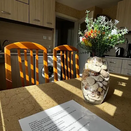 Appartement във артемида